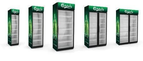 Carlsberg zīmola ledusskapju rinda dažādos izmēros