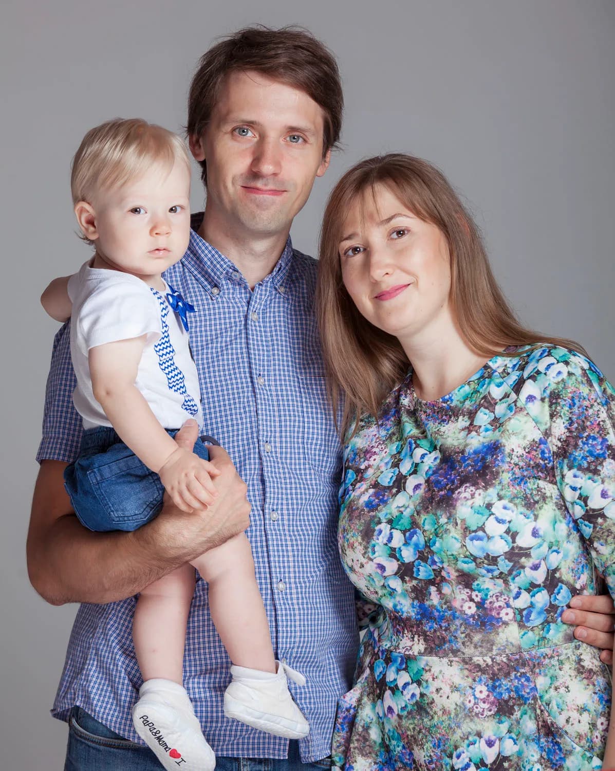 Ģimenes portretu fotosesija Rīgas studijā, 1. foto