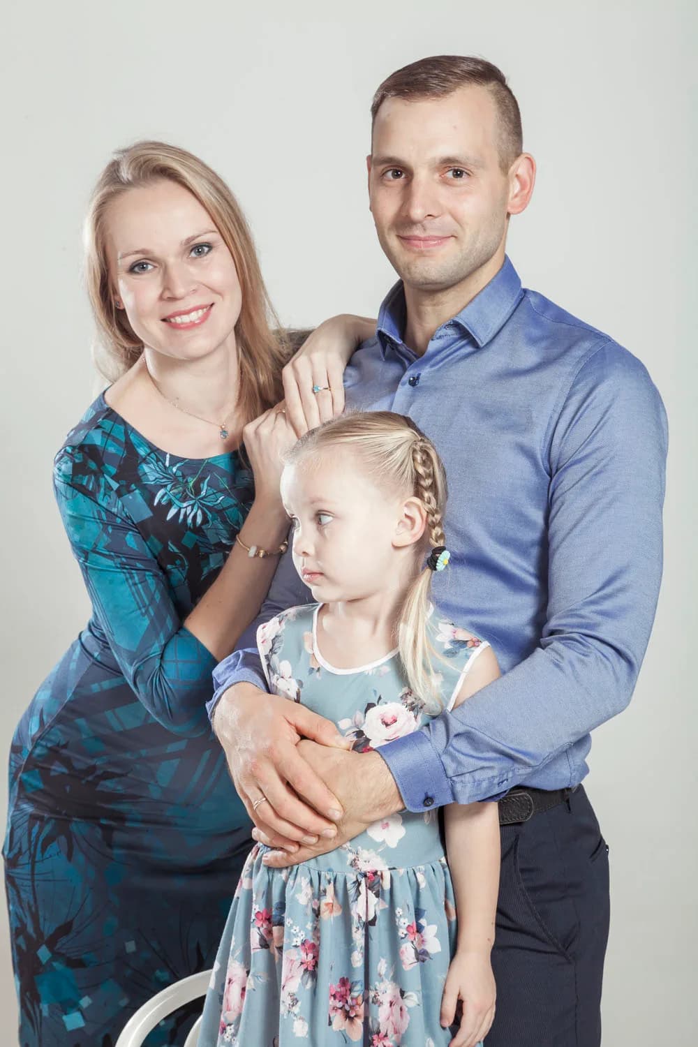 Ģimenes portretu fotosesija Rīgas studijā, 23. foto