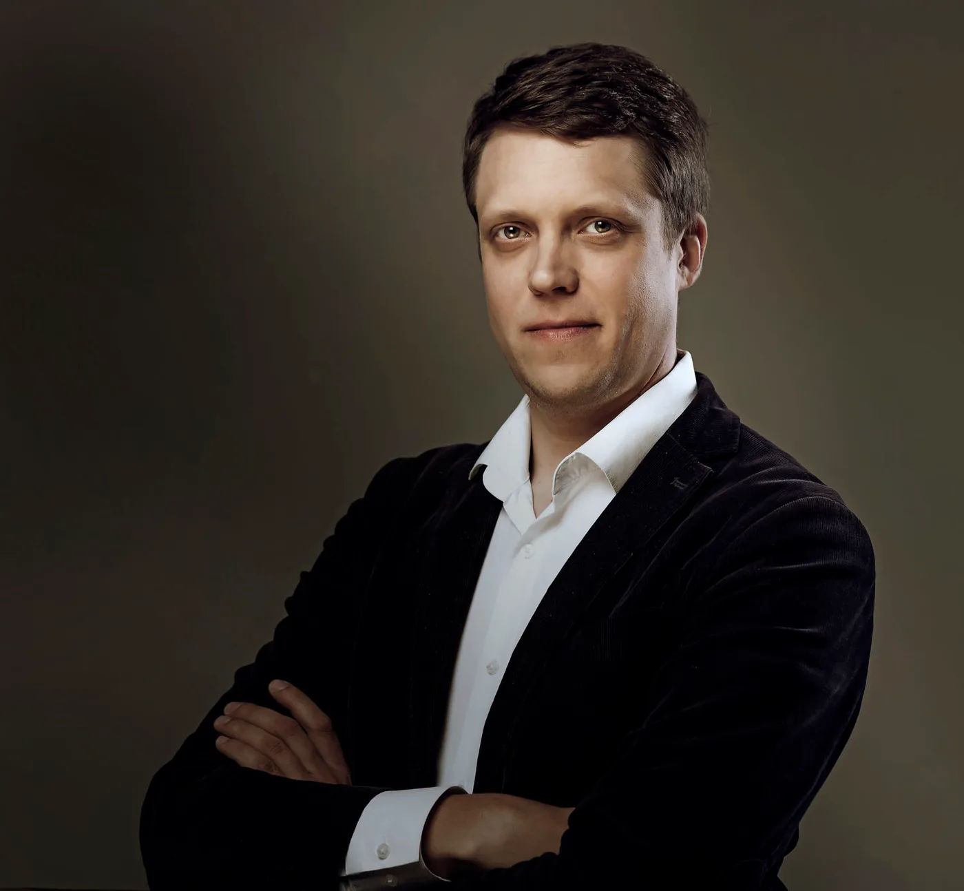 Vīriešu portretu fotosesija Rīgas studijā, 8. foto