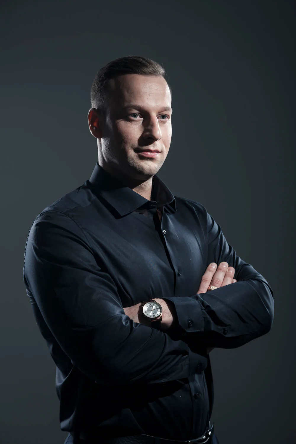 Vīriešu portretu fotosesija Rīgas studijā, 19. foto