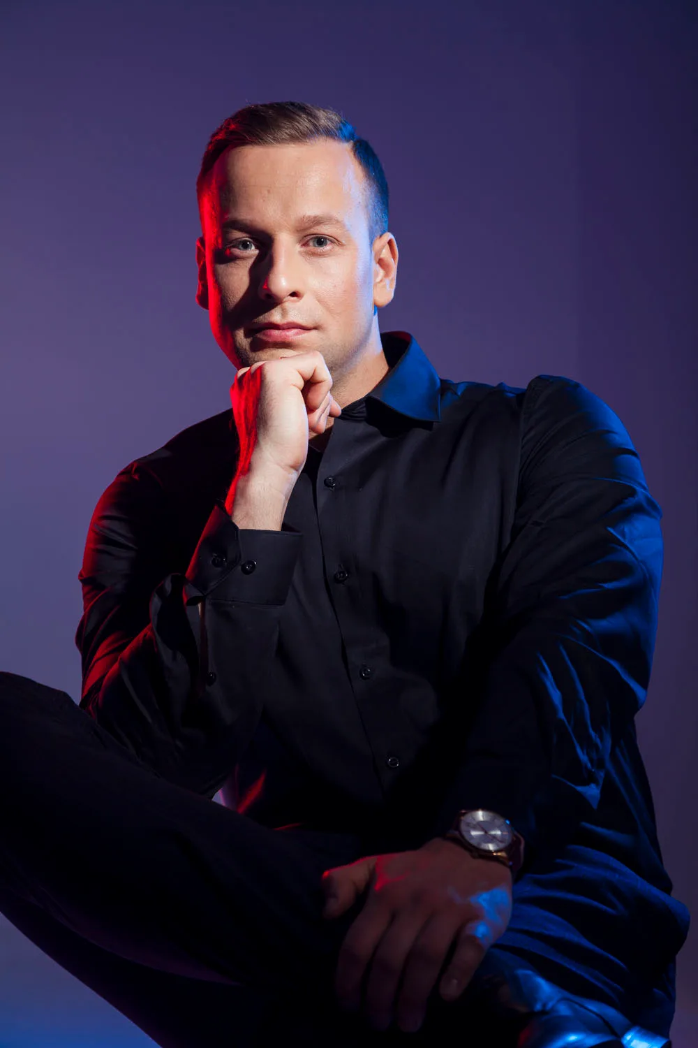 Vīriešu portretu fotosesija Rīgas studijā, 20. foto