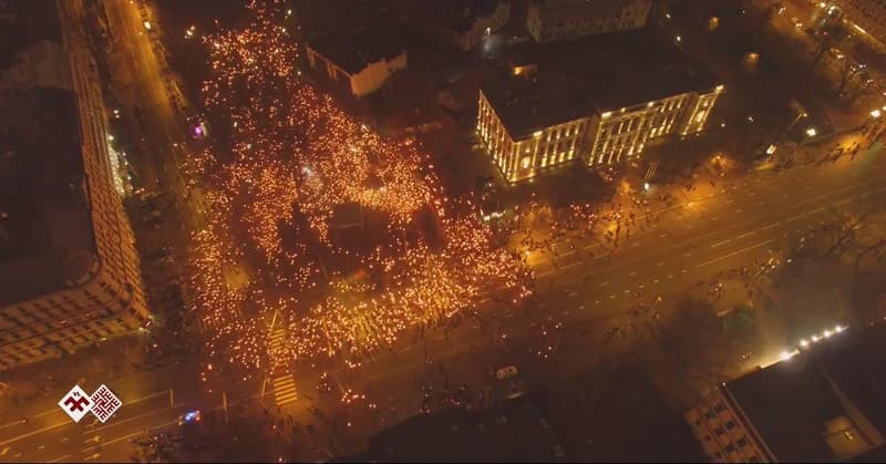 Lāpu gājiens, filmēts ar dronu